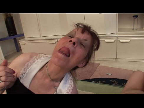 ❤️ Twa beppes en ien pake hawwe in trijetal Pornofideo by wy ﹏