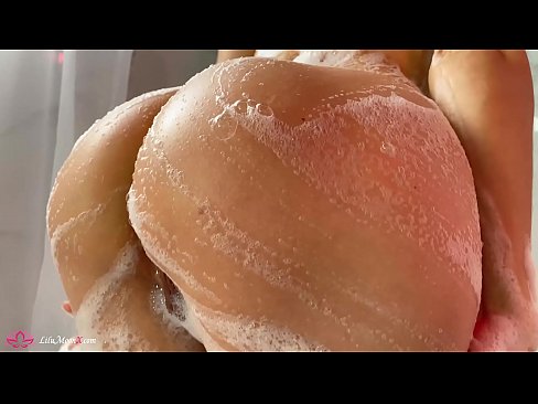 ❤️ Brunette masturbearet poesje mei Vibrator nei intens orgasme yn dûs Pornofideo by wy ﹏