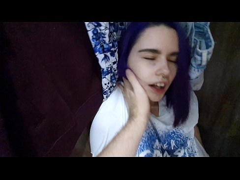 ❤️ Fûn myn suster yn 'e kast en holp har cum Pornofideo by wy ﹏